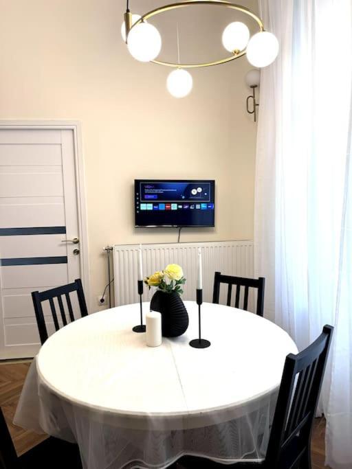 Apartman F1 Ultra Danube Flat